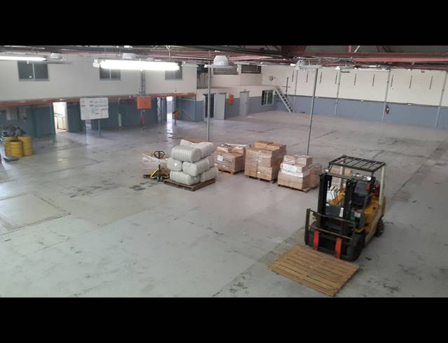 1,584M² FACTORY RENTED IN BEACONVALE